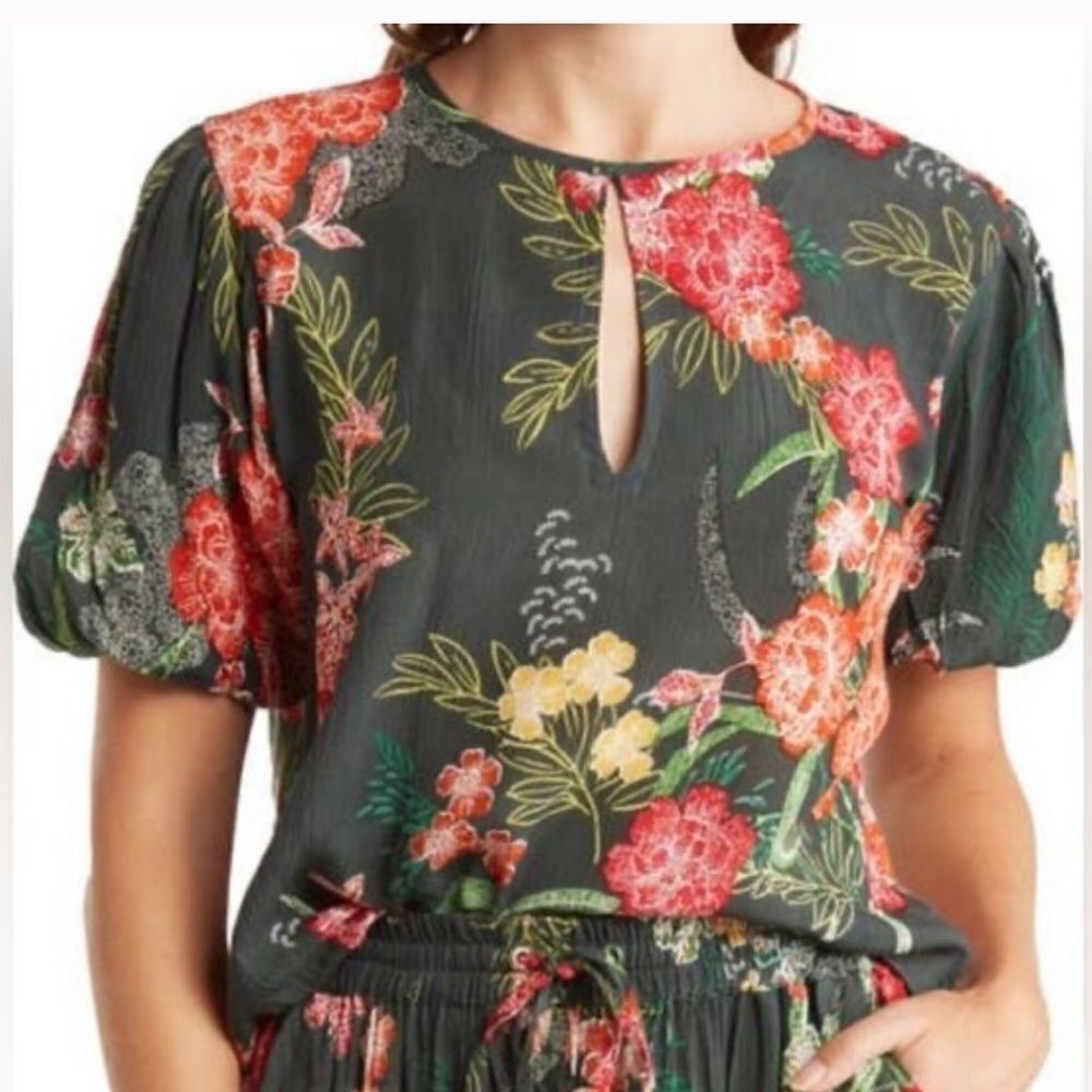WALTER BAKER Blouse Top‎ Women Size XS Wendy Rain Forest Floral